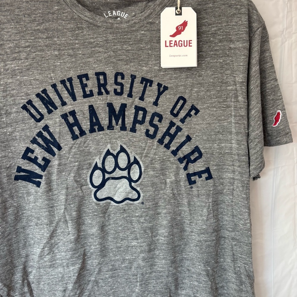 NWT League UNH Wildcats gray Blue T-Shirt SZ L - Picture 3 of 9